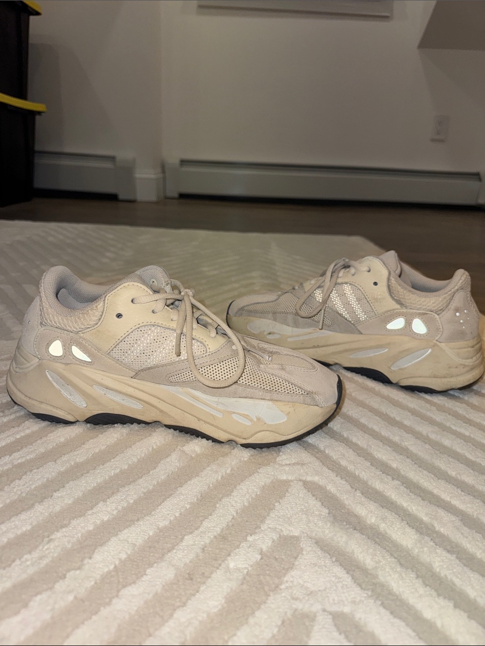 Yeezy Boost 700 Analog